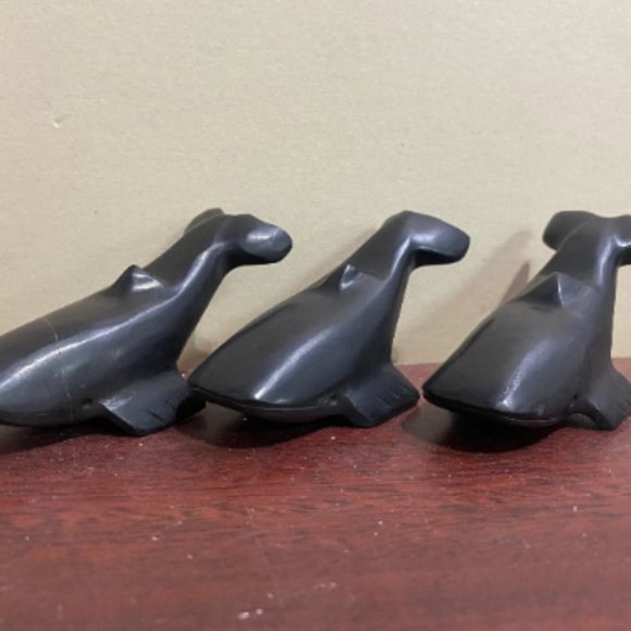 Black Marble Whale Carving, Hand Carved Whale, Ocean Decor, Beach House Decor - Picture 3 of 5